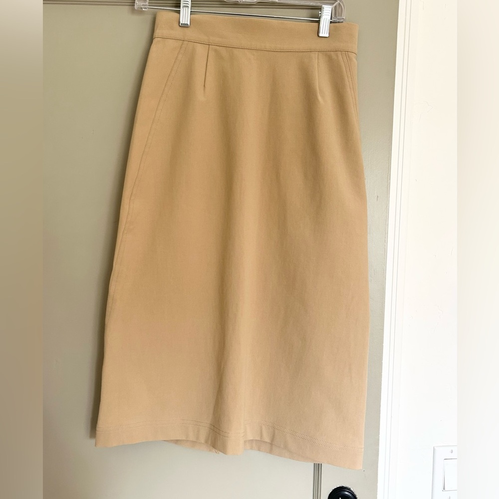 DONNA KARAN Collection camel straight skirt size 2 (26” waist) Made in Italy